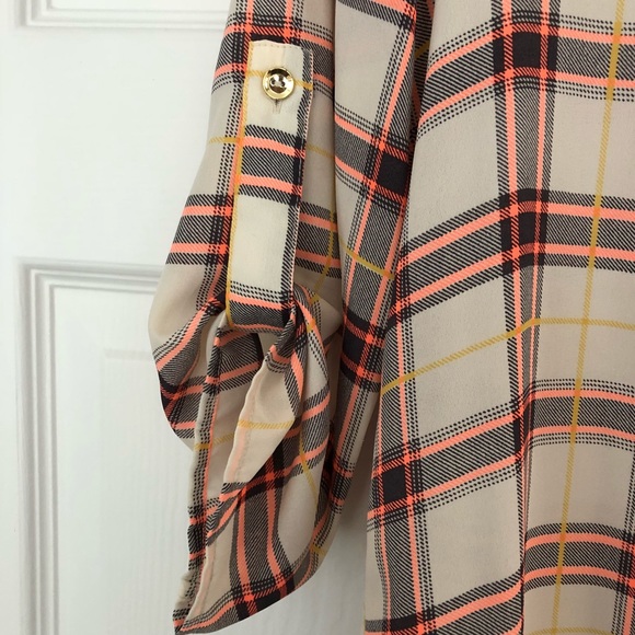 Women’s Plaid Blouse - Picture 3 of 3